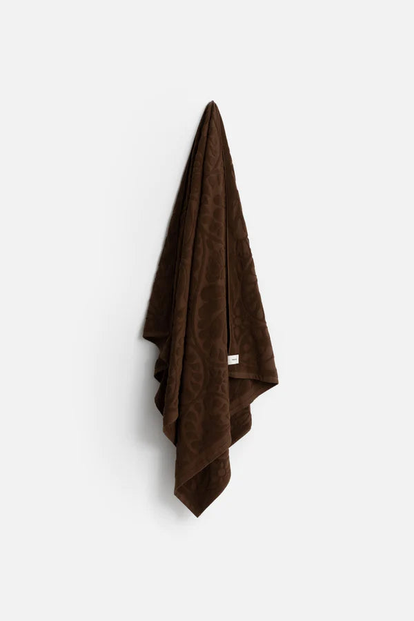 Abode Beach Rug / Chocolate