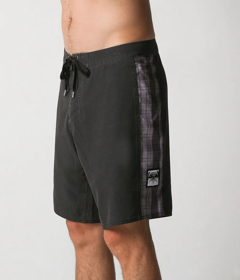 Plaid Control 18.5 Trunk / Black Plaid