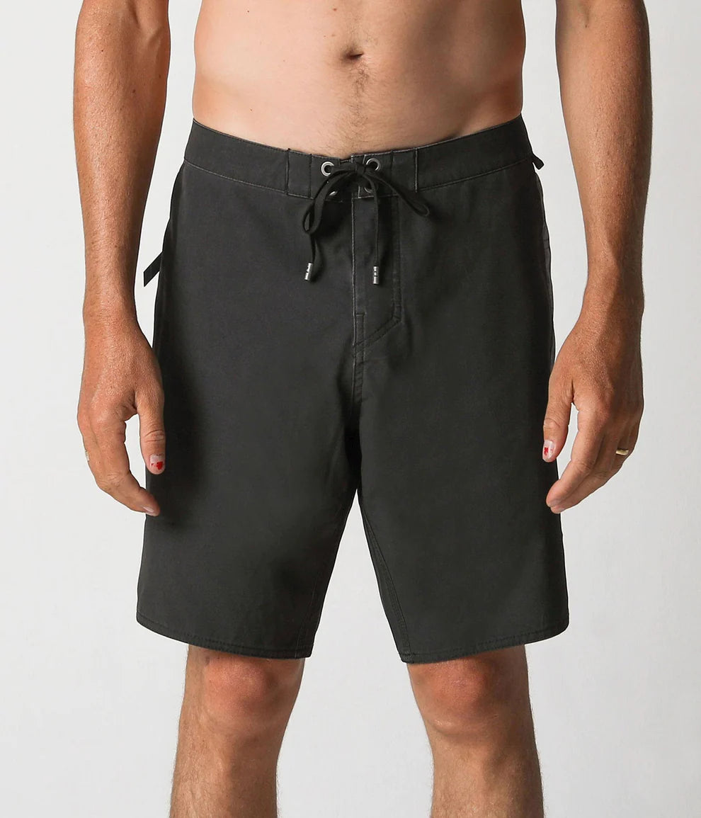 Plaid Control 18.5 Trunk / Black Plaid