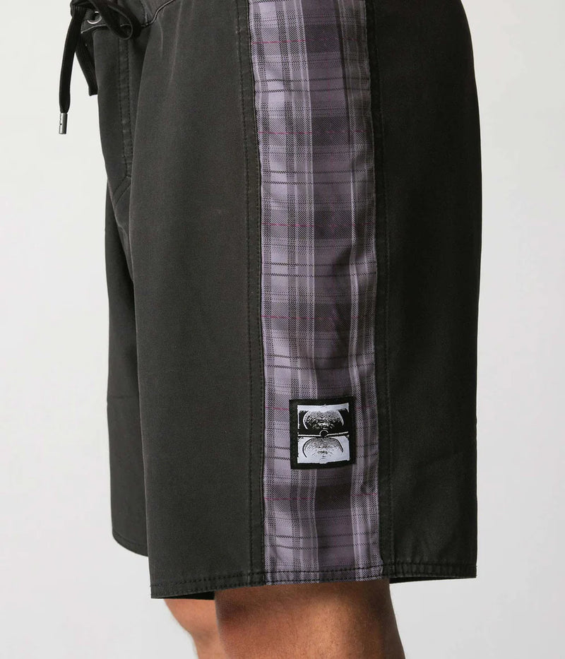Plaid Control 18.5 Trunk / Black Plaid
