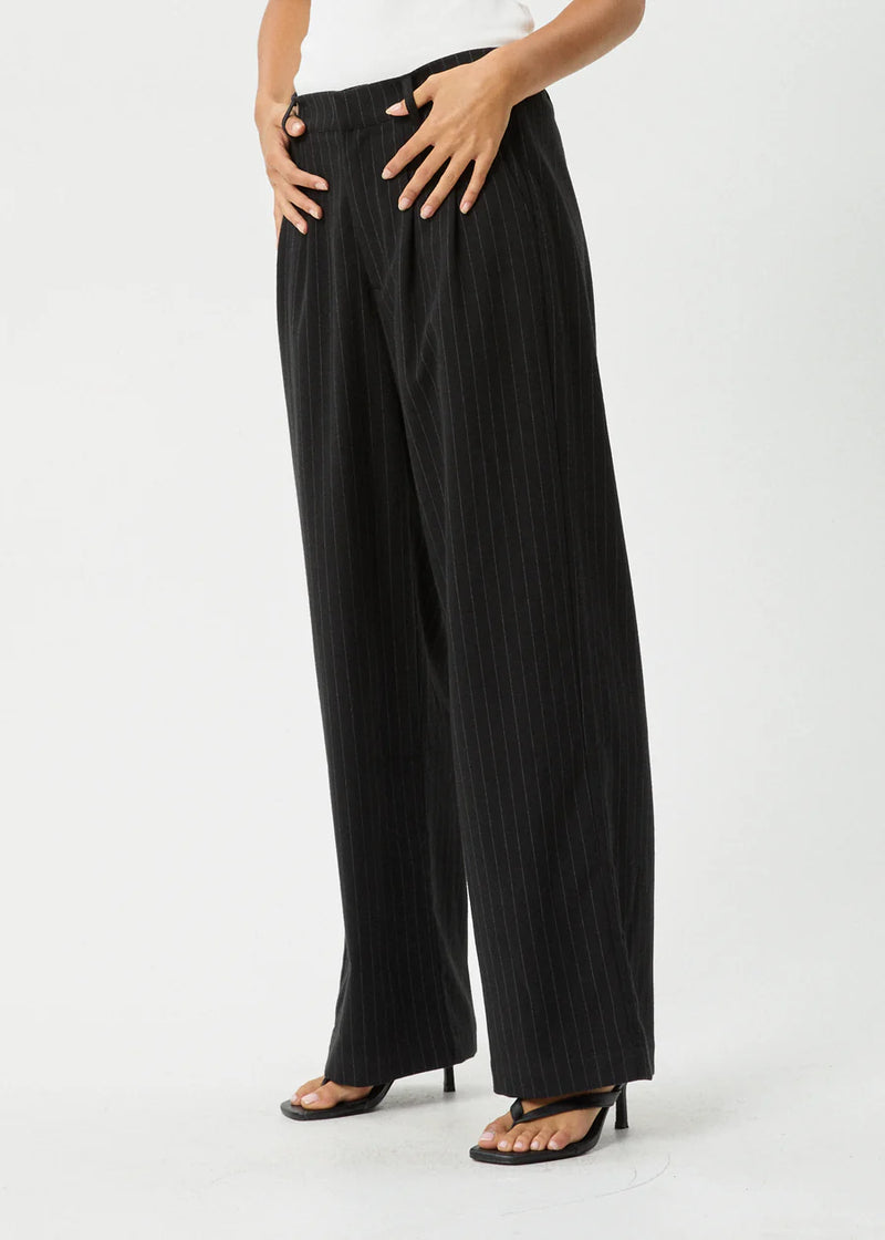 Business Recycled Pleat Trouser / Black