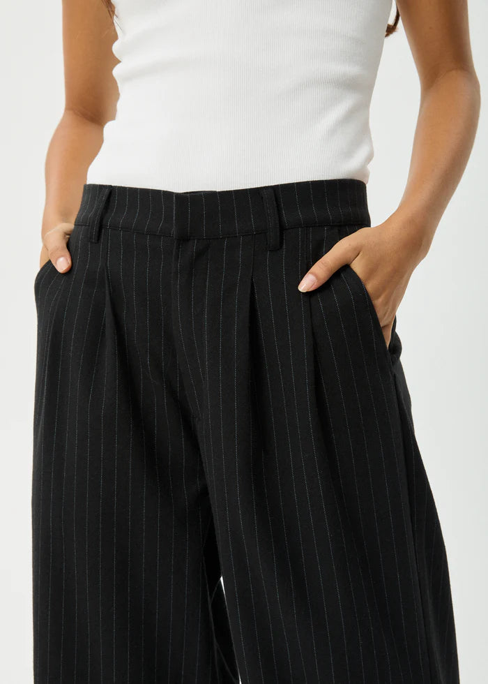 Business Recycled Pleat Trouser / Black