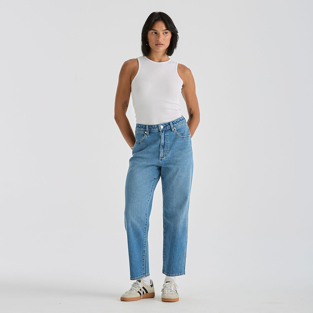 Hi Claudia Crop / Live Blue