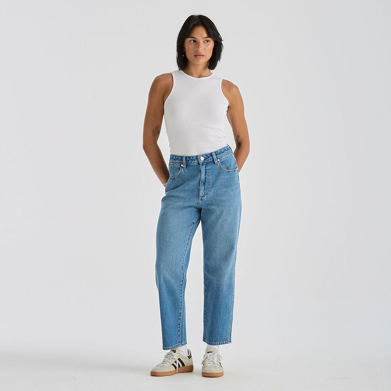 Hi Claudia Crop / Live Blue