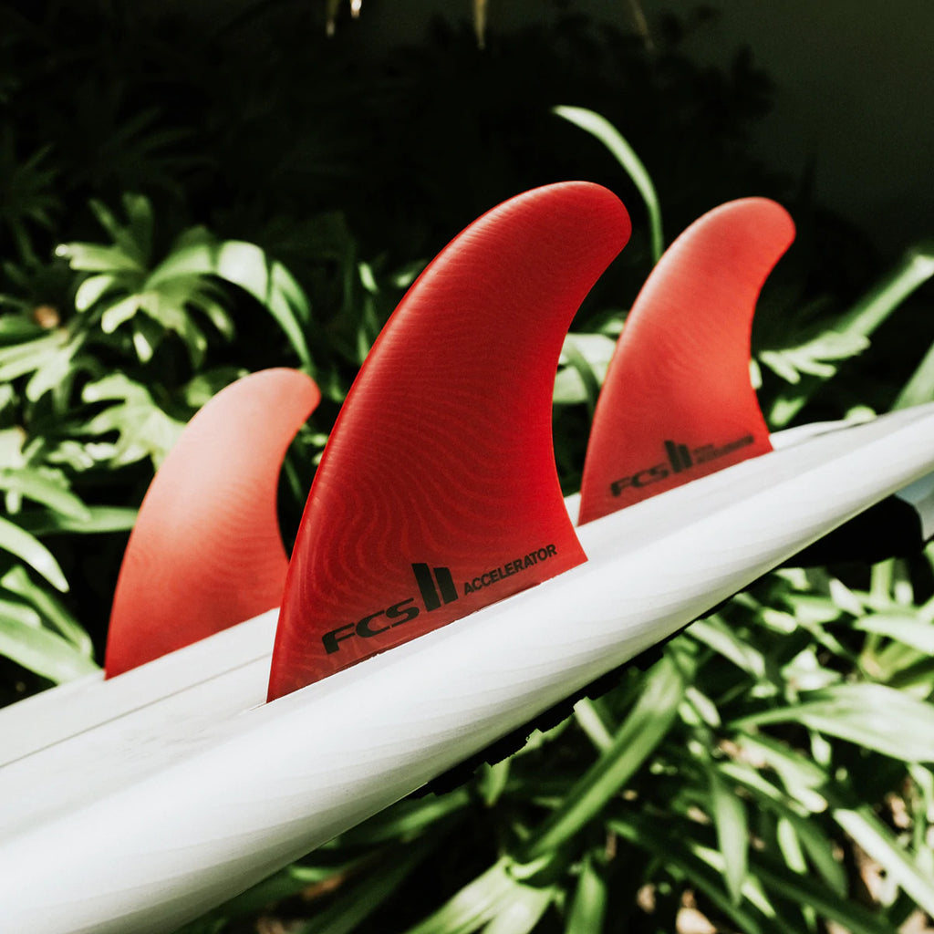 FCS II Accelerator Neo Glass Eco Tri Fins / Red