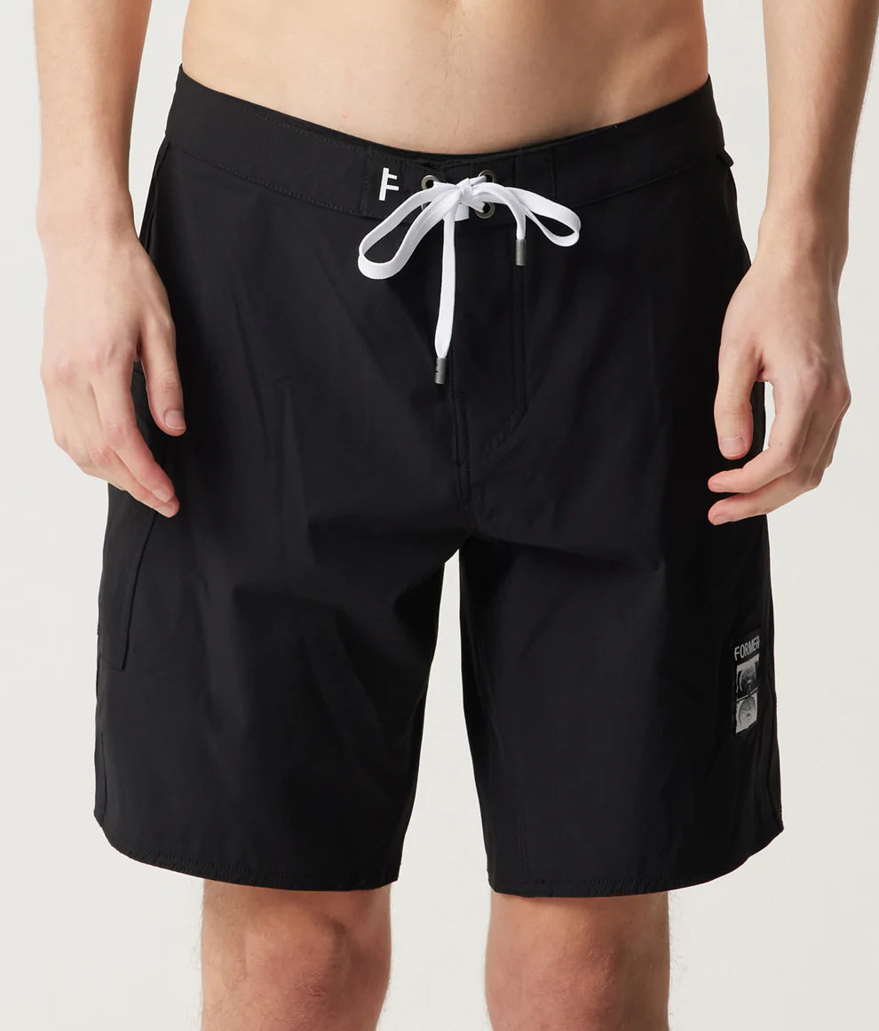 Dane 18.5 Trunk / Black