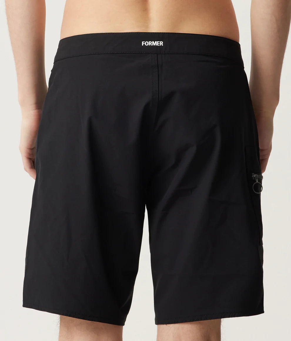 Dane 18.5 Trunk / Black
