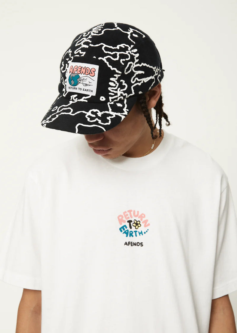 Return to Earth Recycled Retro Graphic T-Shirt / White